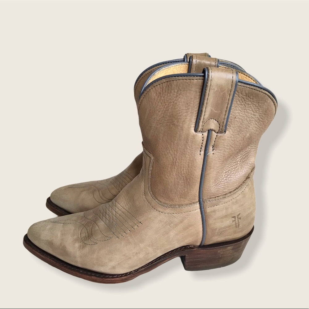 Frye Billy Pull On Taupe Leather Cowboy Short Boot - Picture 11 of 16